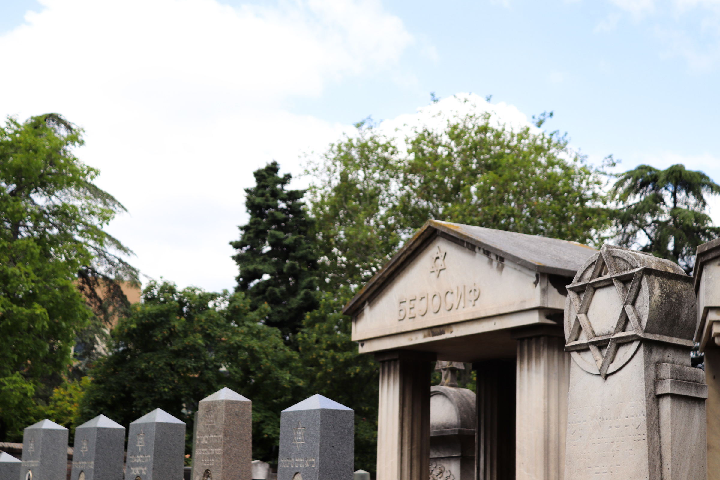 Belgrado segreta: l’antico cimitero e il palazzo bombardato