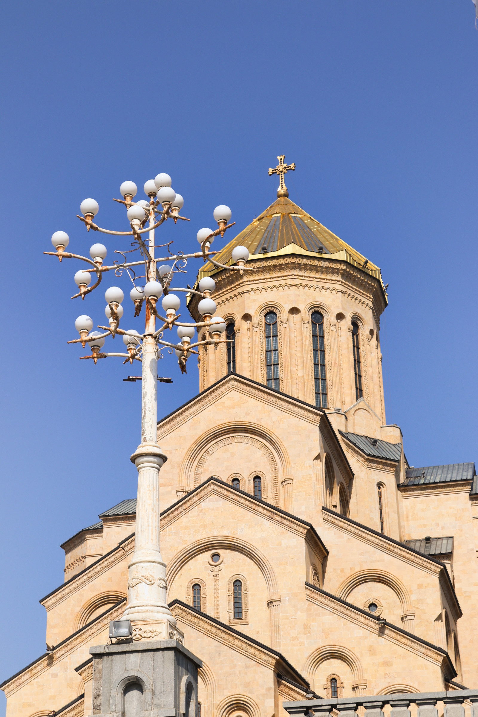 holy trinity cathedral tbilisi